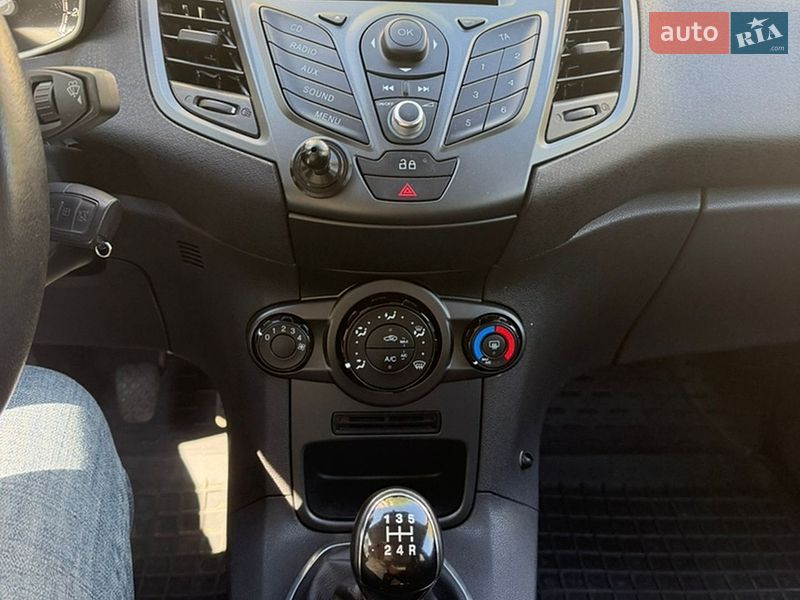 Хэтчбек Ford Fiesta 2013 в Киеве
