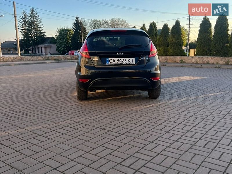 Хэтчбек Ford Fiesta 2010 в Черкассах