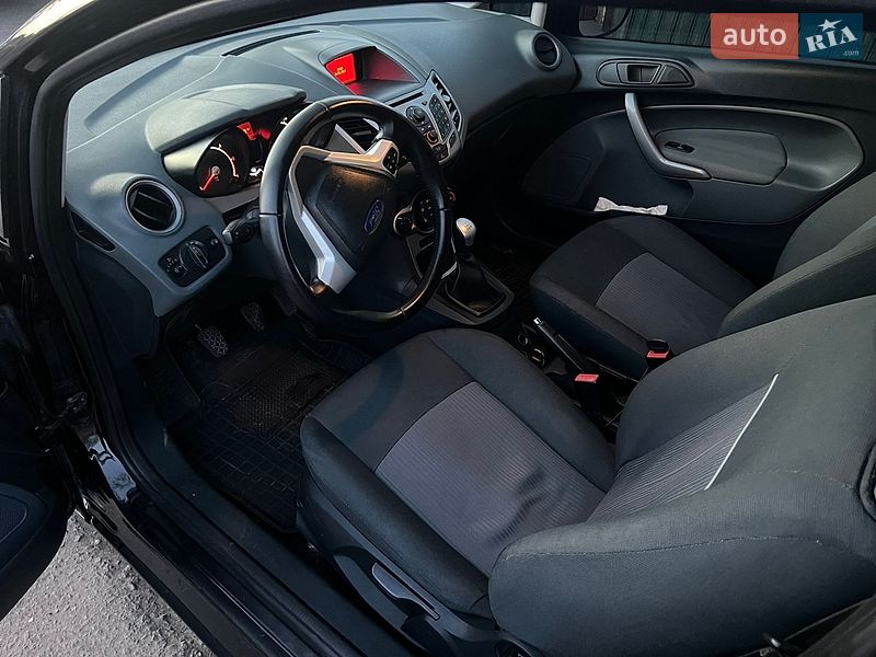 Хэтчбек Ford Fiesta 2010 в Черкассах