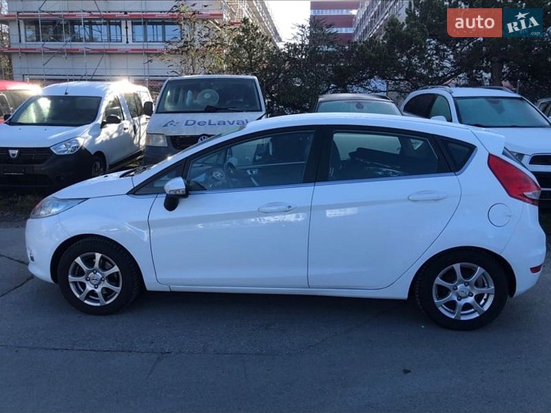 Хетчбек Ford Fiesta 2012 в Стрию