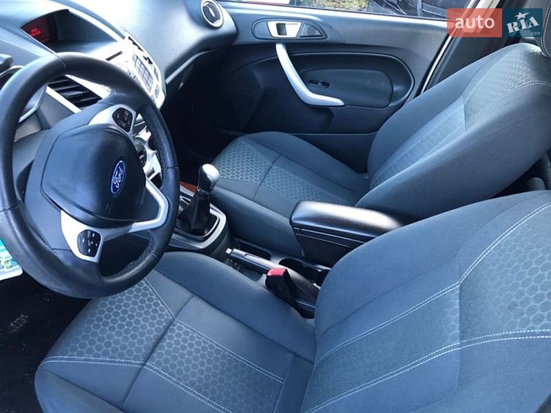 Хетчбек Ford Fiesta 2012 в Стрию