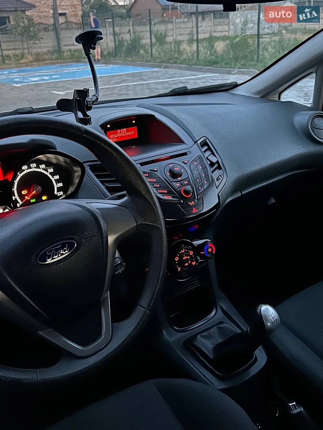 2010 Ford Fiesta - мініатюра 4