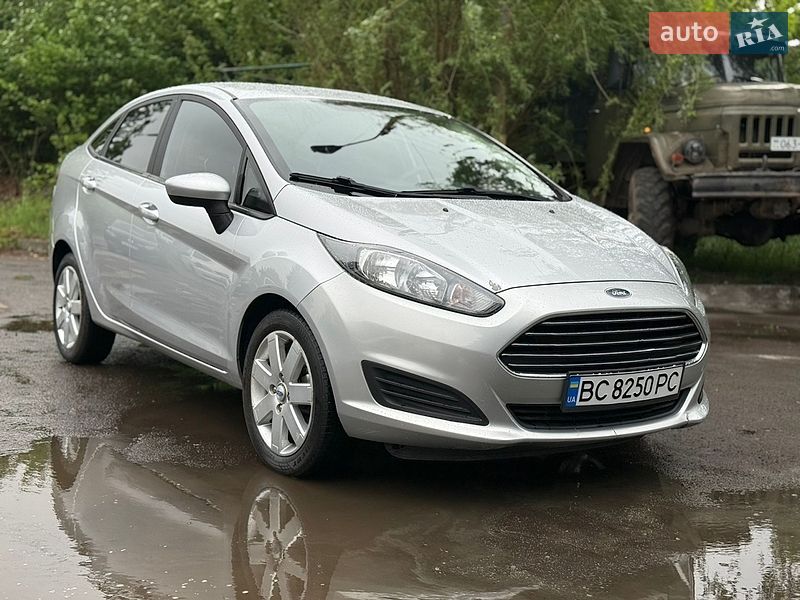 Седан Ford Fiesta 2017 в Львове