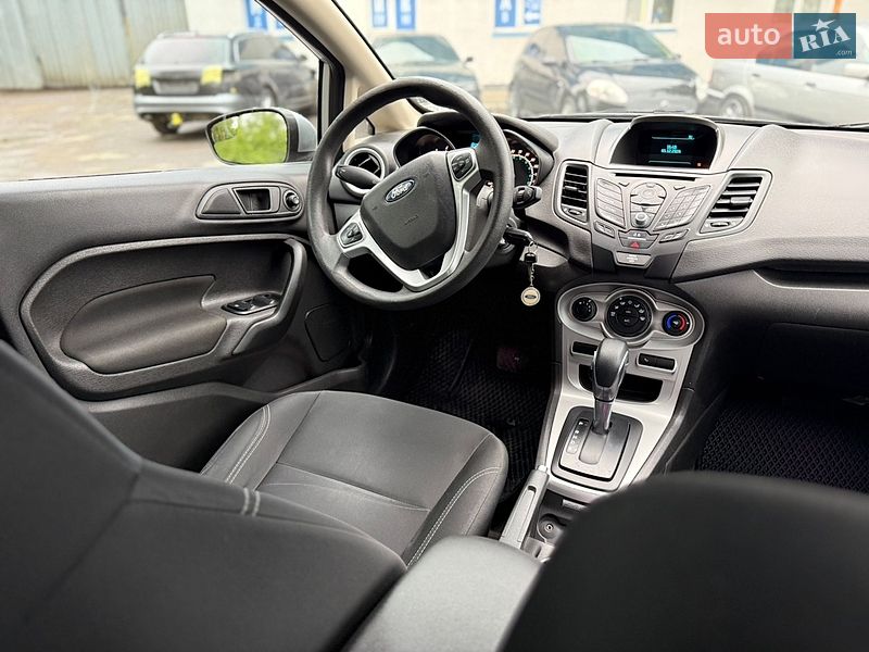 Седан Ford Fiesta 2017 в Львове