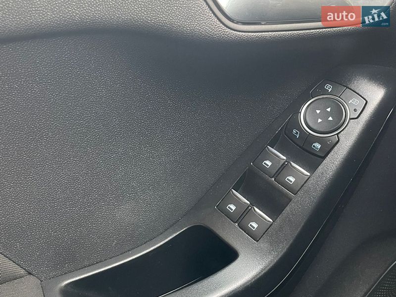 Хэтчбек Ford Fiesta 2017 в Киеве
