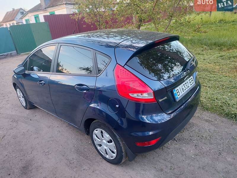 Хэтчбек Ford Fiesta 2012 в Карловке