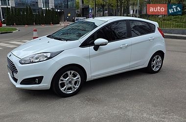 Хетчбек Ford Fiesta 2015 в Києві