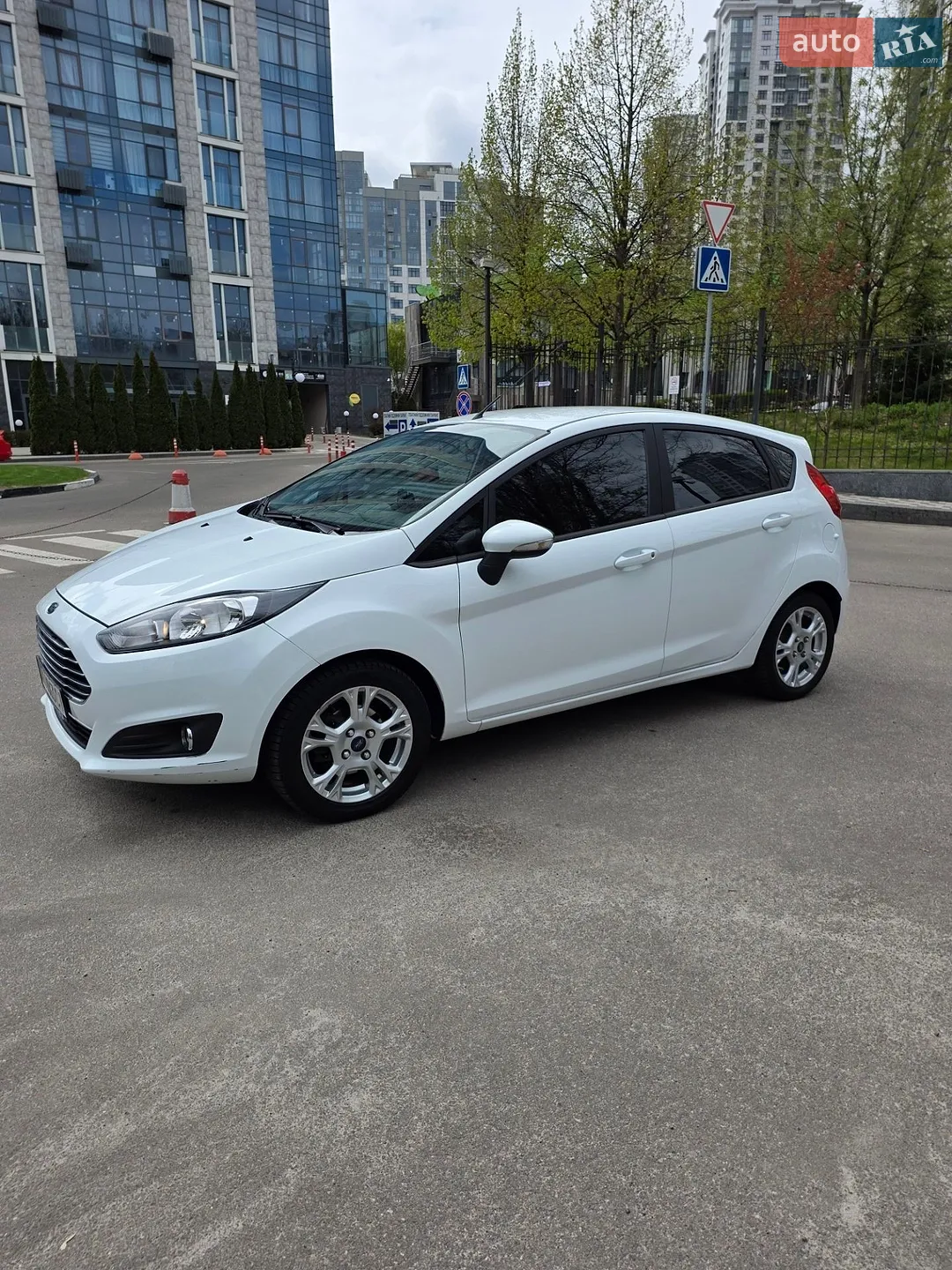 2015 Ford Fiesta - мініатюра 3