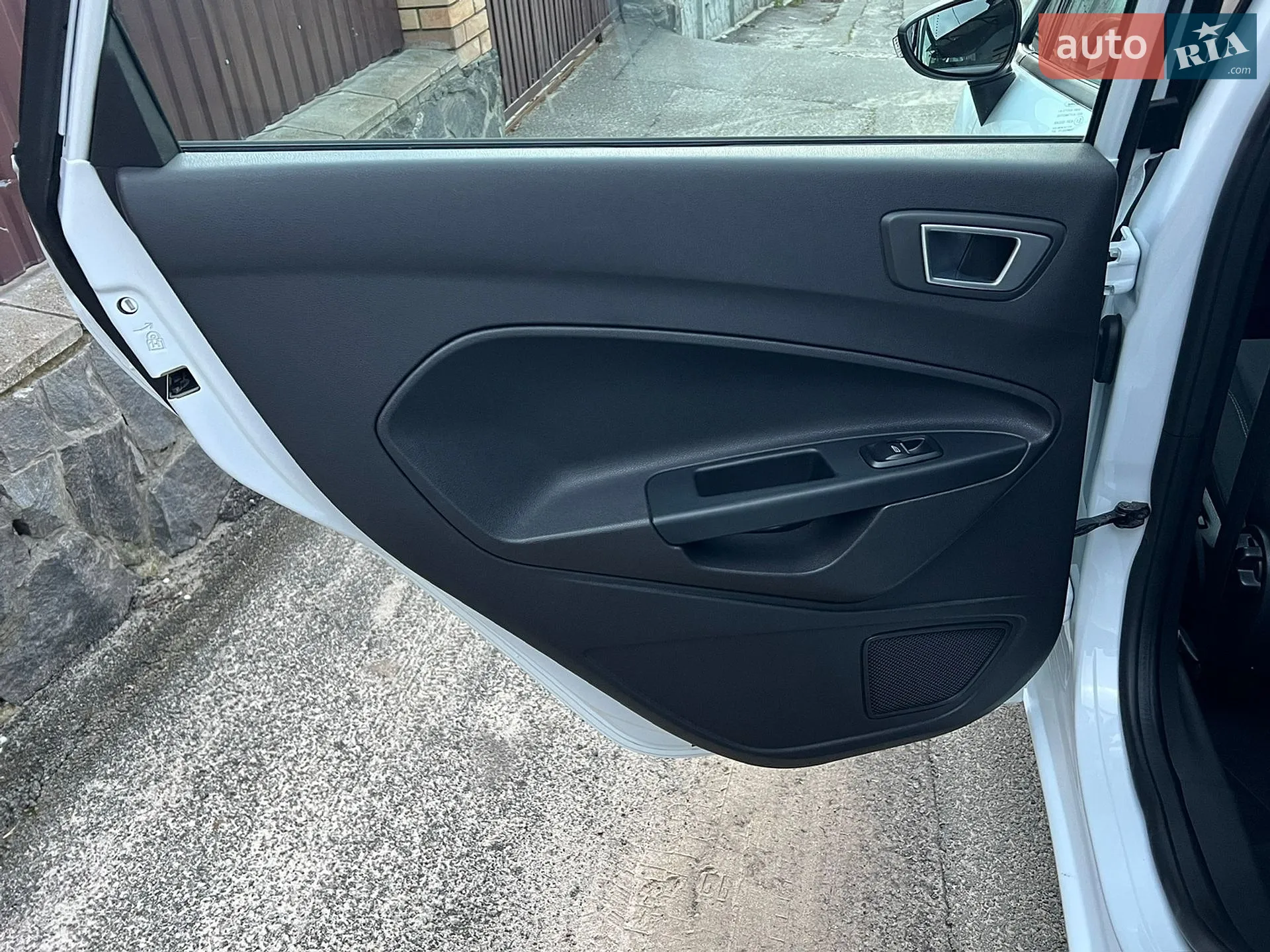 2015 Ford Fiesta - мініатюра 17