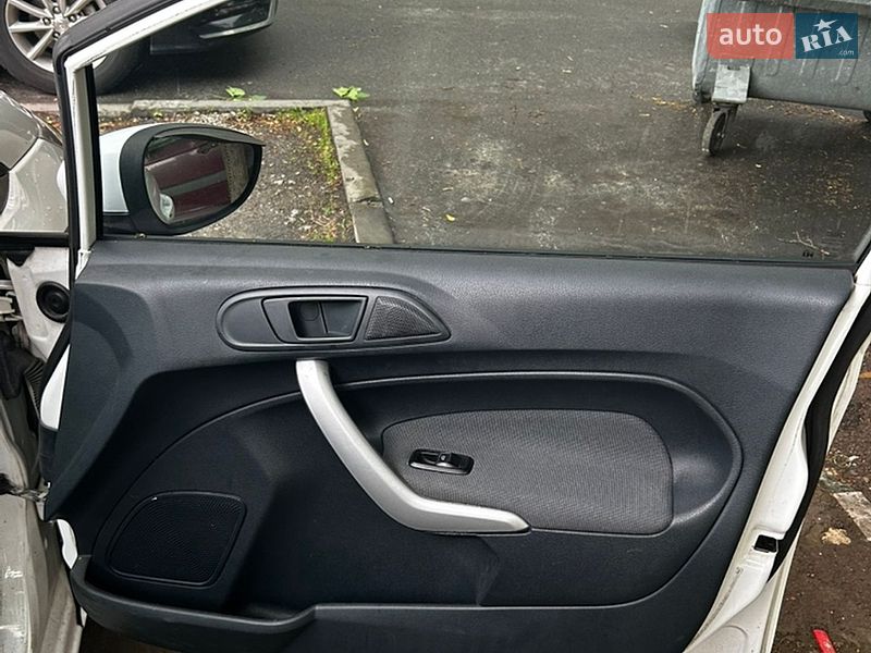 Хэтчбек Ford Fiesta 2011 в Киеве