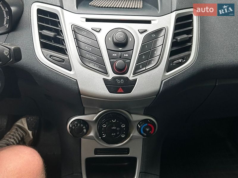 Хэтчбек Ford Fiesta 2011 в Киеве