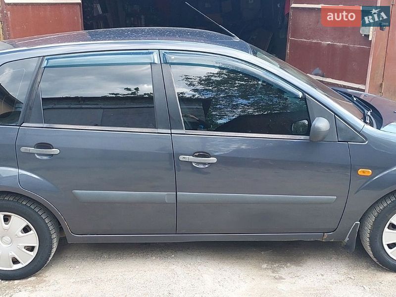 Хэтчбек Ford Fiesta 2006 в Львове