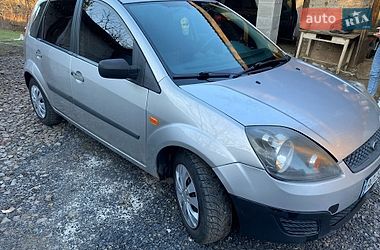 Хэтчбек Ford Fiesta 2007 в Сваляве