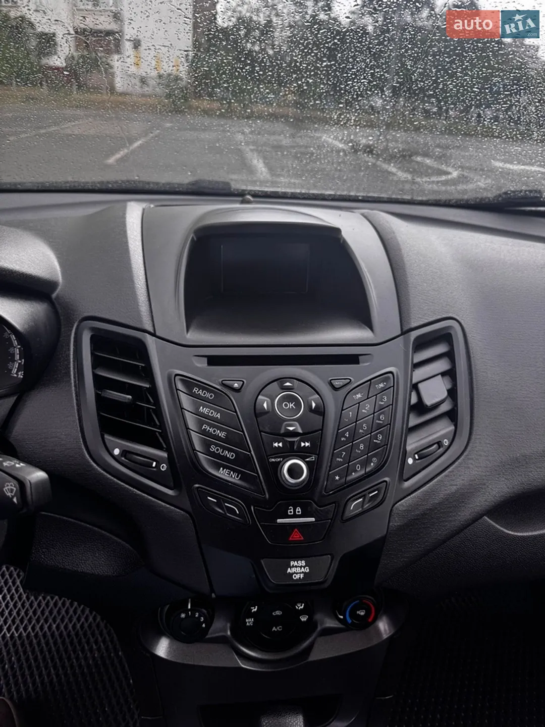 2017 Ford Fiesta - мініатюра 7
