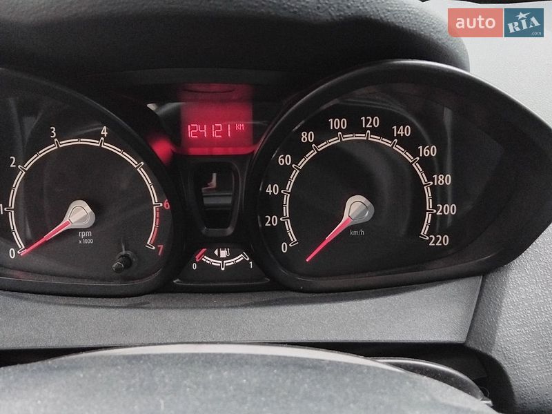 Хетчбек Ford Fiesta 2011 в Дніпрі