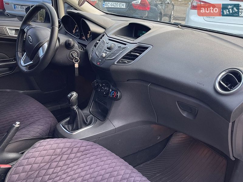 Хетчбек Ford Fiesta 2013 в Софіївській Борщагівці