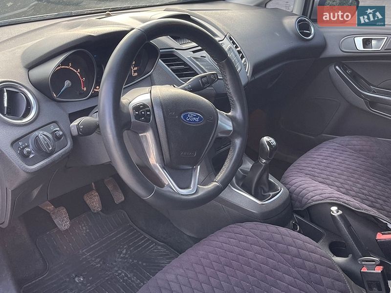 Хетчбек Ford Fiesta 2013 в Софіївській Борщагівці