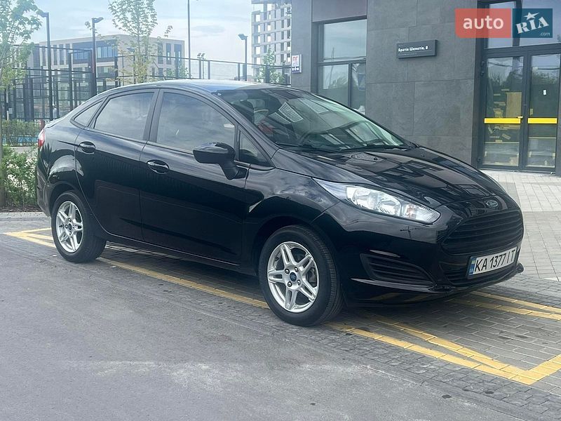 Седан Ford Fiesta 2018 в Києві