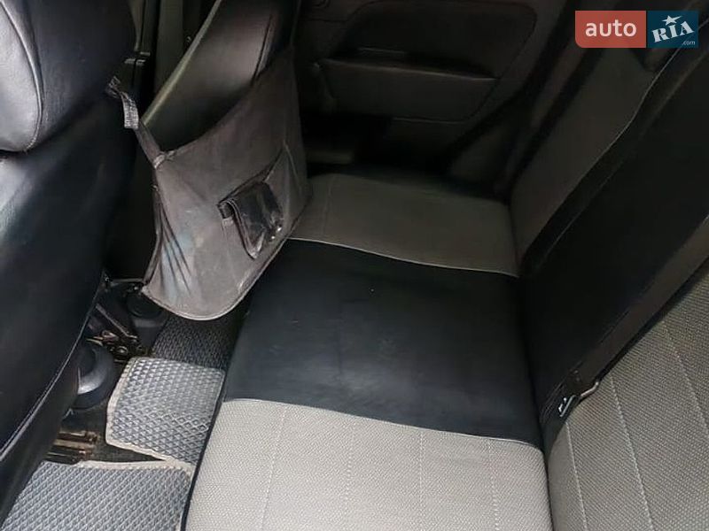 Хэтчбек Ford Fiesta 2007 в Южном