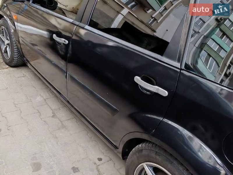 Хэтчбек Ford Fiesta 2007 в Южном