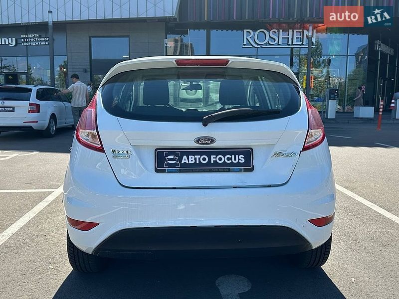 Хэтчбек Ford Fiesta 2017 в Киеве
