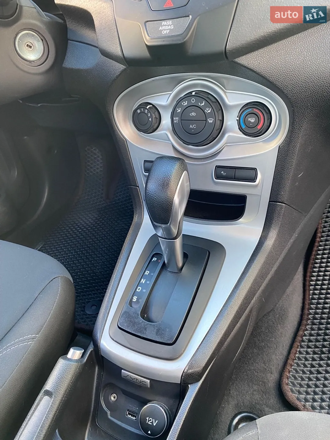 2016 Ford Fiesta - мініатюра 6