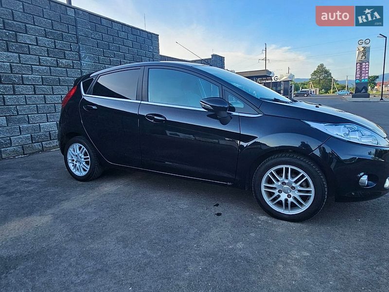 Хэтчбек Ford Fiesta 2011 в Иршаве