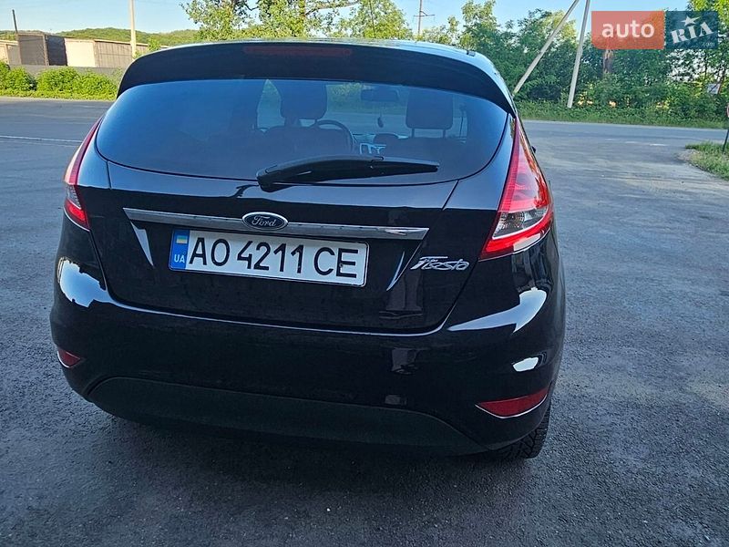 Хэтчбек Ford Fiesta 2011 в Иршаве