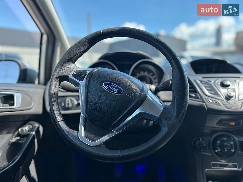 Хэтчбек Ford Fiesta 2013 в Мукачево