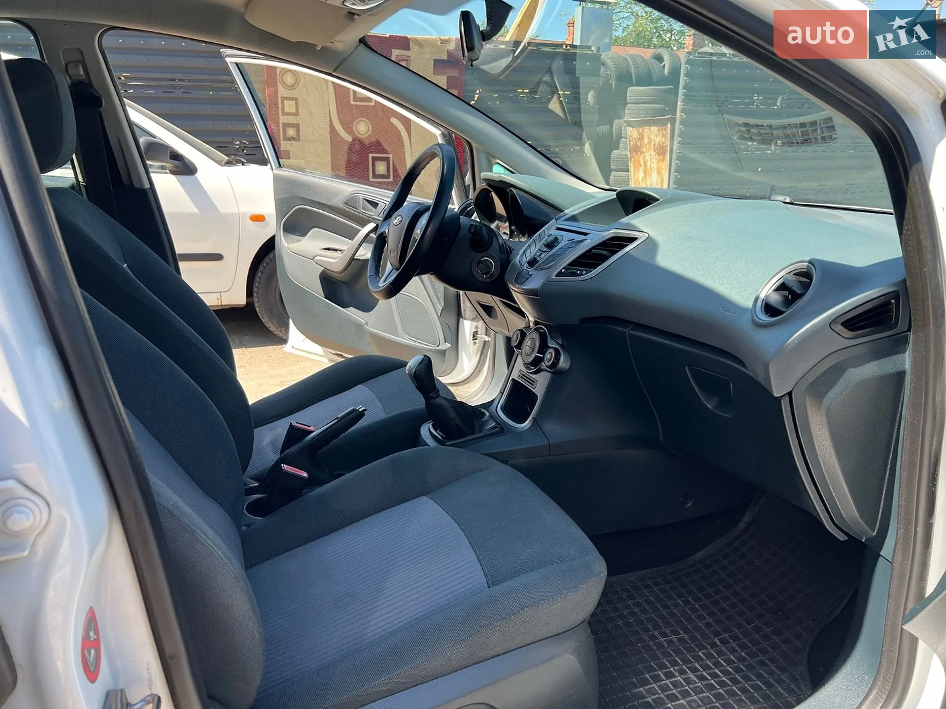 2010 Ford Fiesta - мініатюра 13