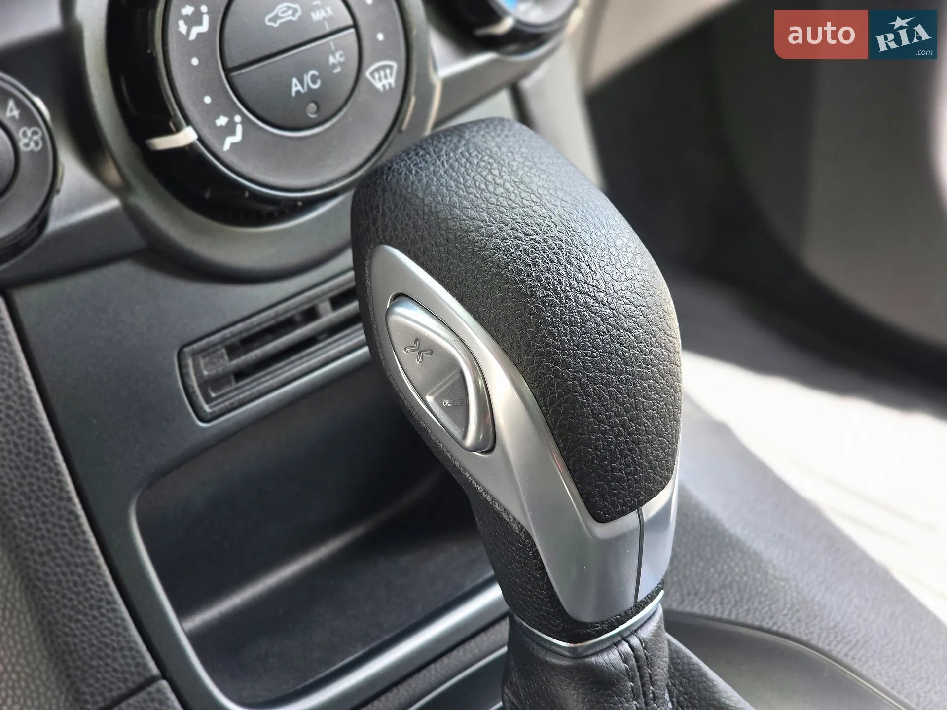 2015 Ford Fiesta - мініатюра 53
