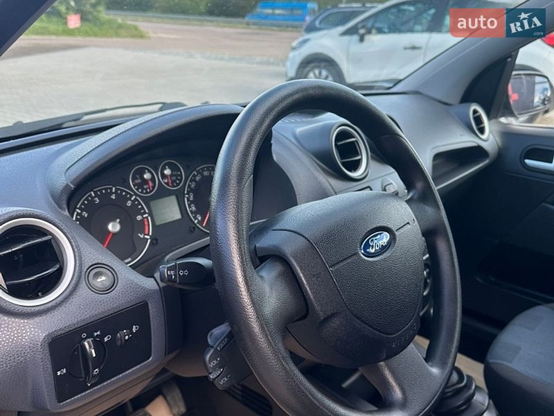 Хетчбек Ford Fiesta 2006 в Рівному