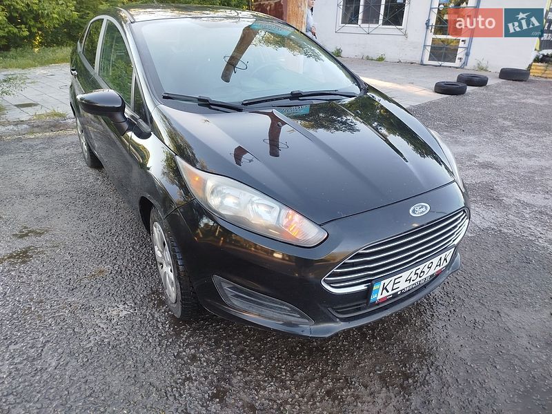 Седан Ford Fiesta 2015 в Дніпрі