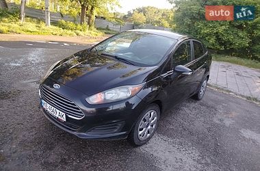 Седан Ford Fiesta 2015 в Дніпрі