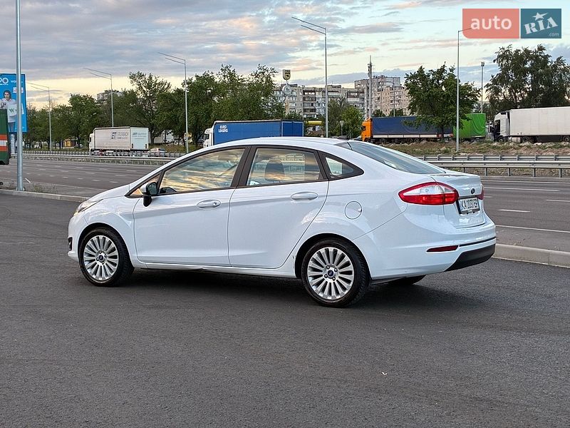 Седан Ford Fiesta 2017 в Києві