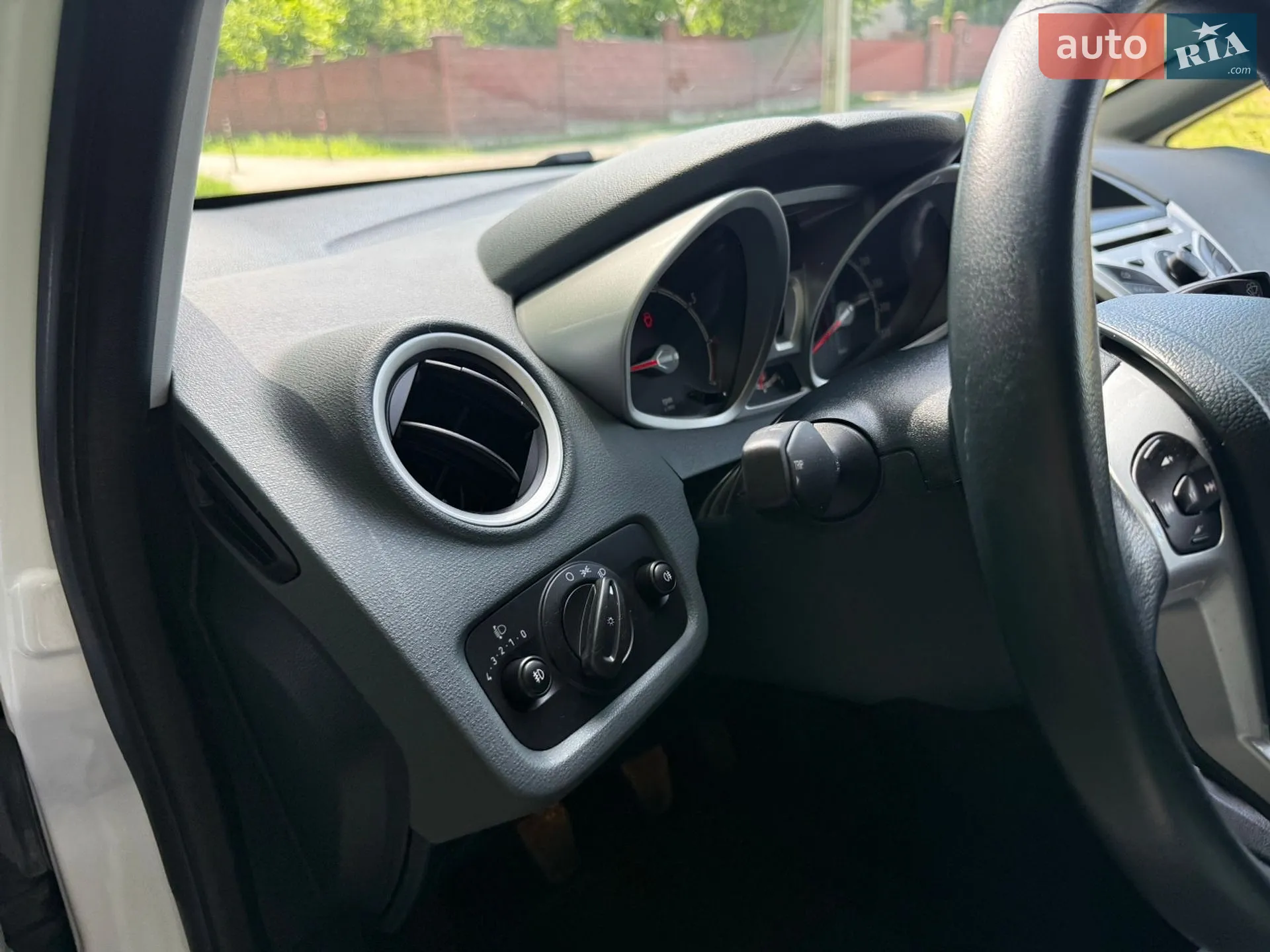 2011 Ford Fiesta - мініатюра 32