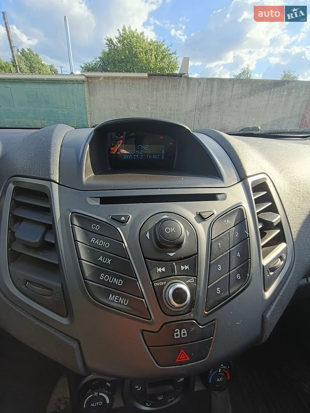 2013 Ford Fiesta - мініатюра 9