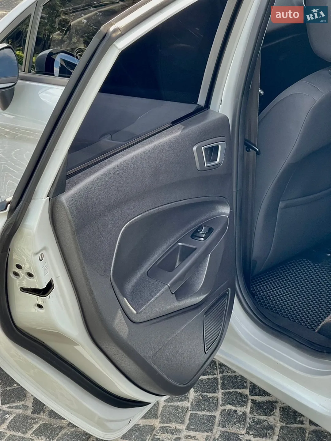 2013 Ford Fiesta - мініатюра 30