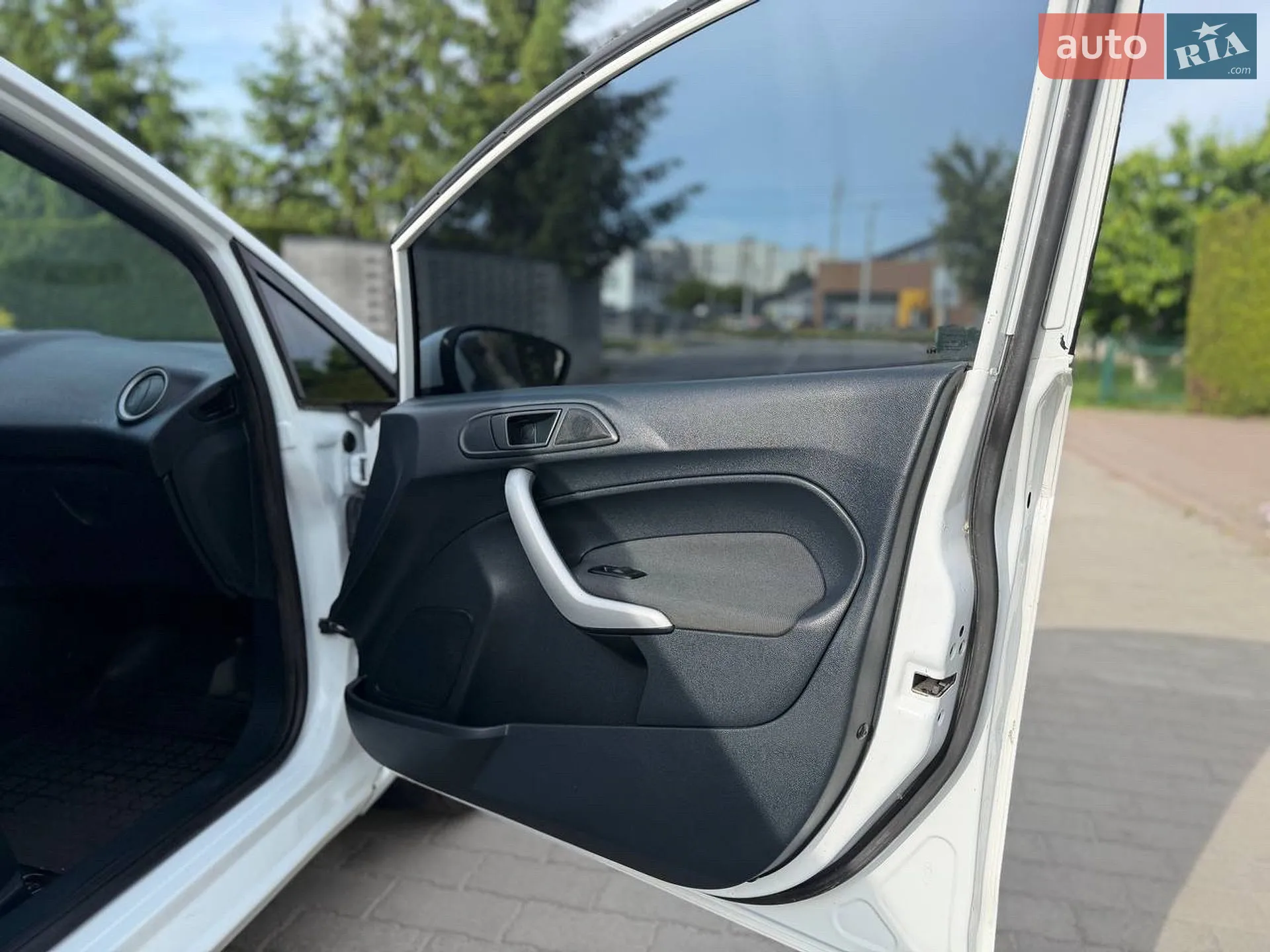 2012 Ford Fiesta - мініатюра 28