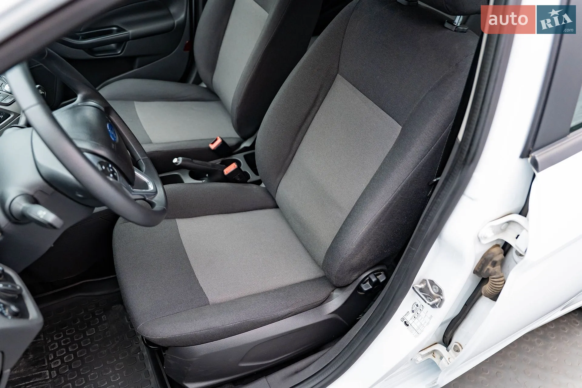 2013 Ford Fiesta - мініатюра 9