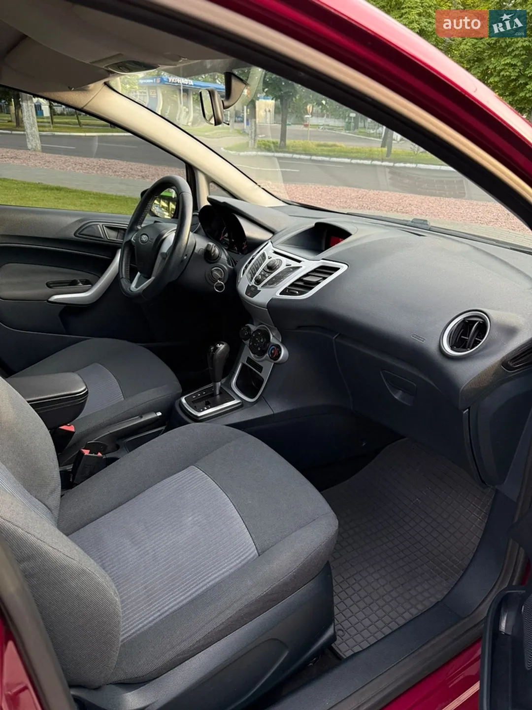2011 Ford Fiesta - мініатюра 9
