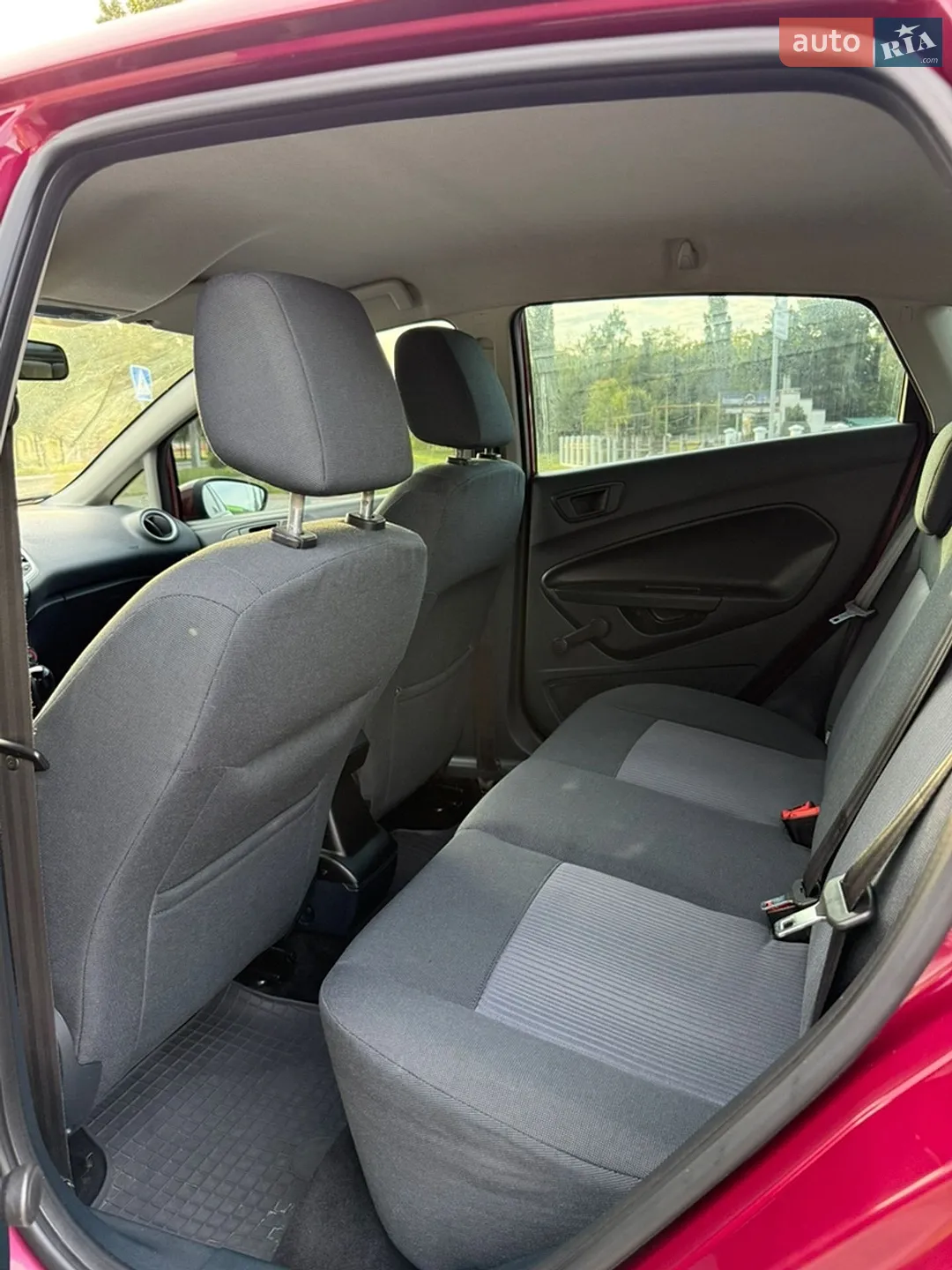 2011 Ford Fiesta - мініатюра 12