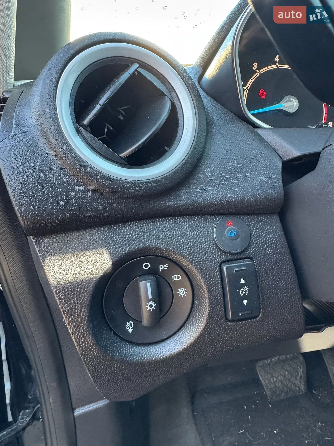 2014 Ford Fiesta - мініатюра 26