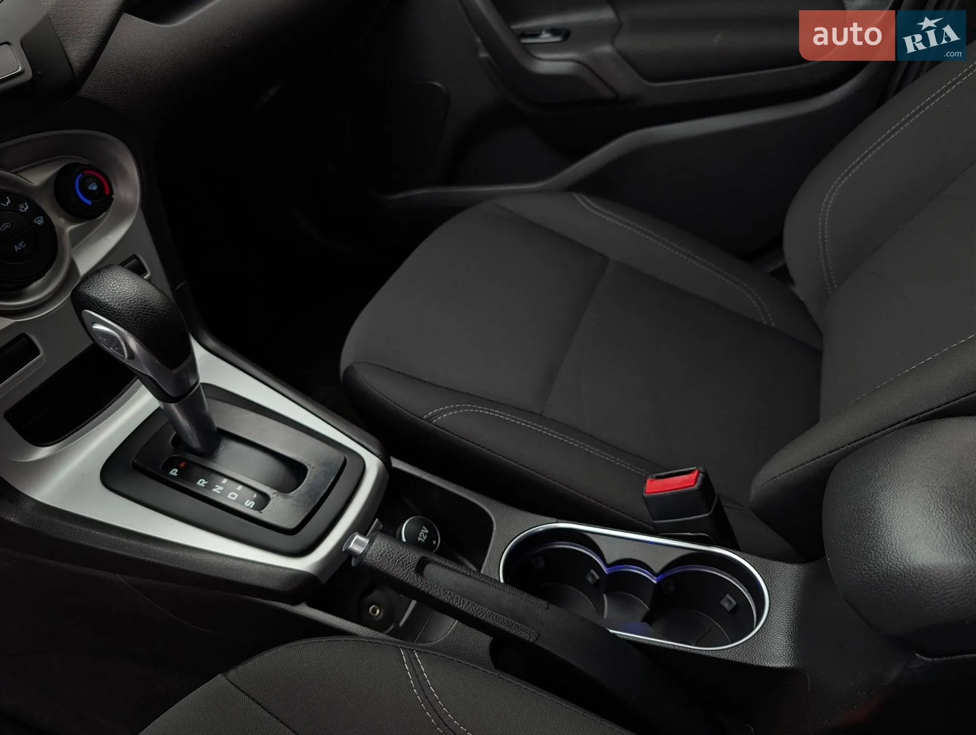 2016 Ford Fiesta - мініатюра 27