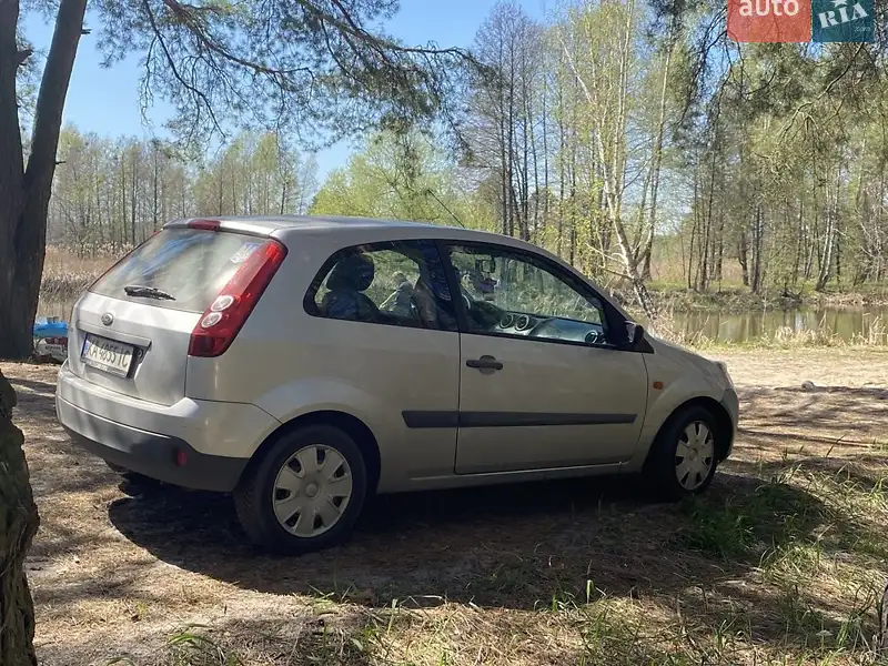 Ford Fiesta 2007 VIN WF0HXXGAJH7L81353 фото оголошення 19 з 50
