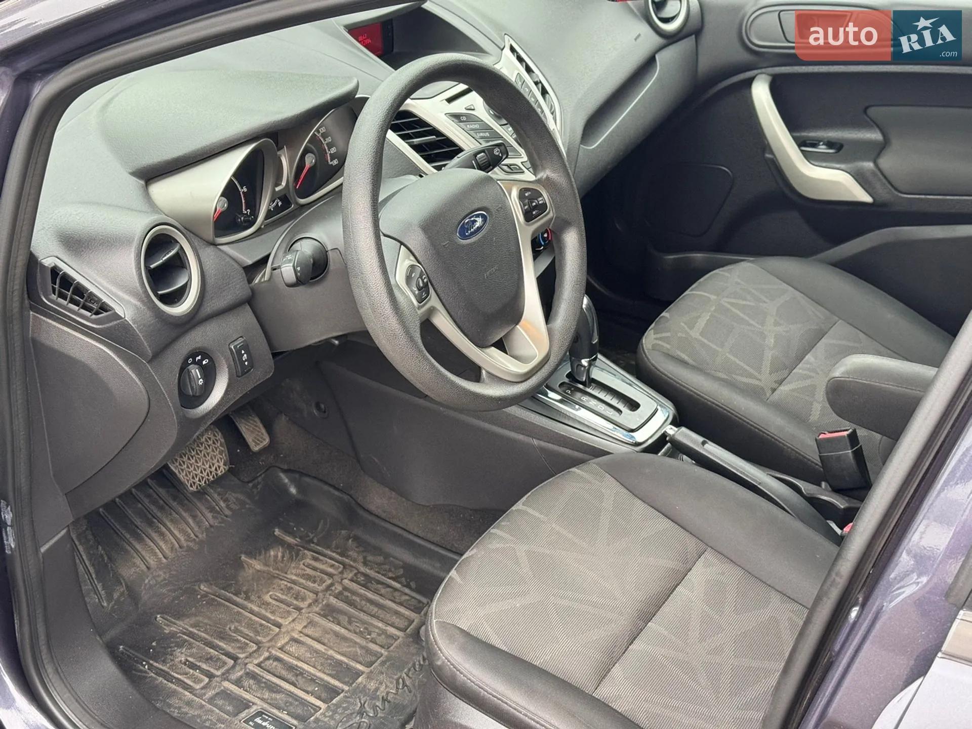 2013 Ford Fiesta - мініатюра 11