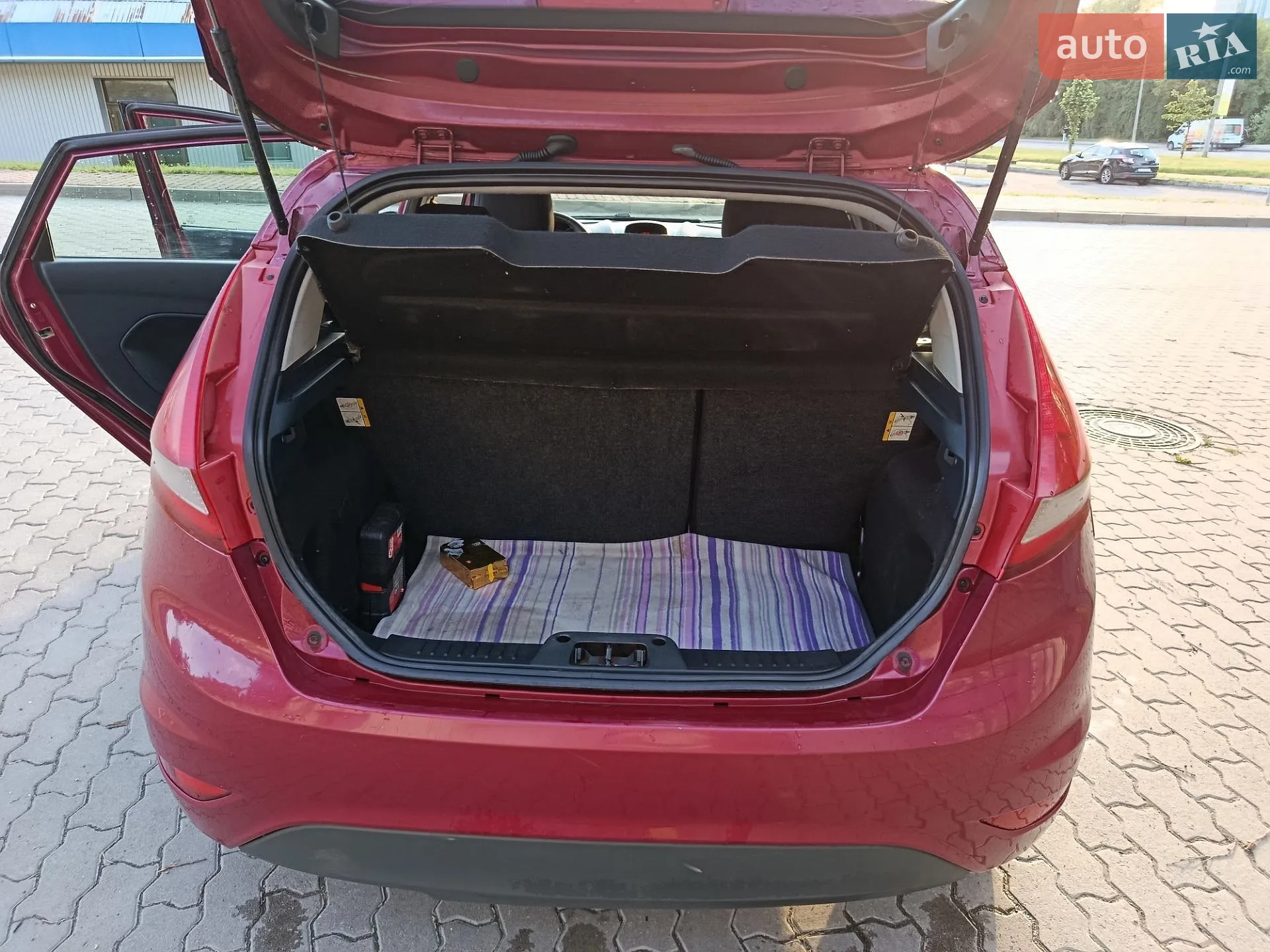 2012 Ford Fiesta - мініатюра 13