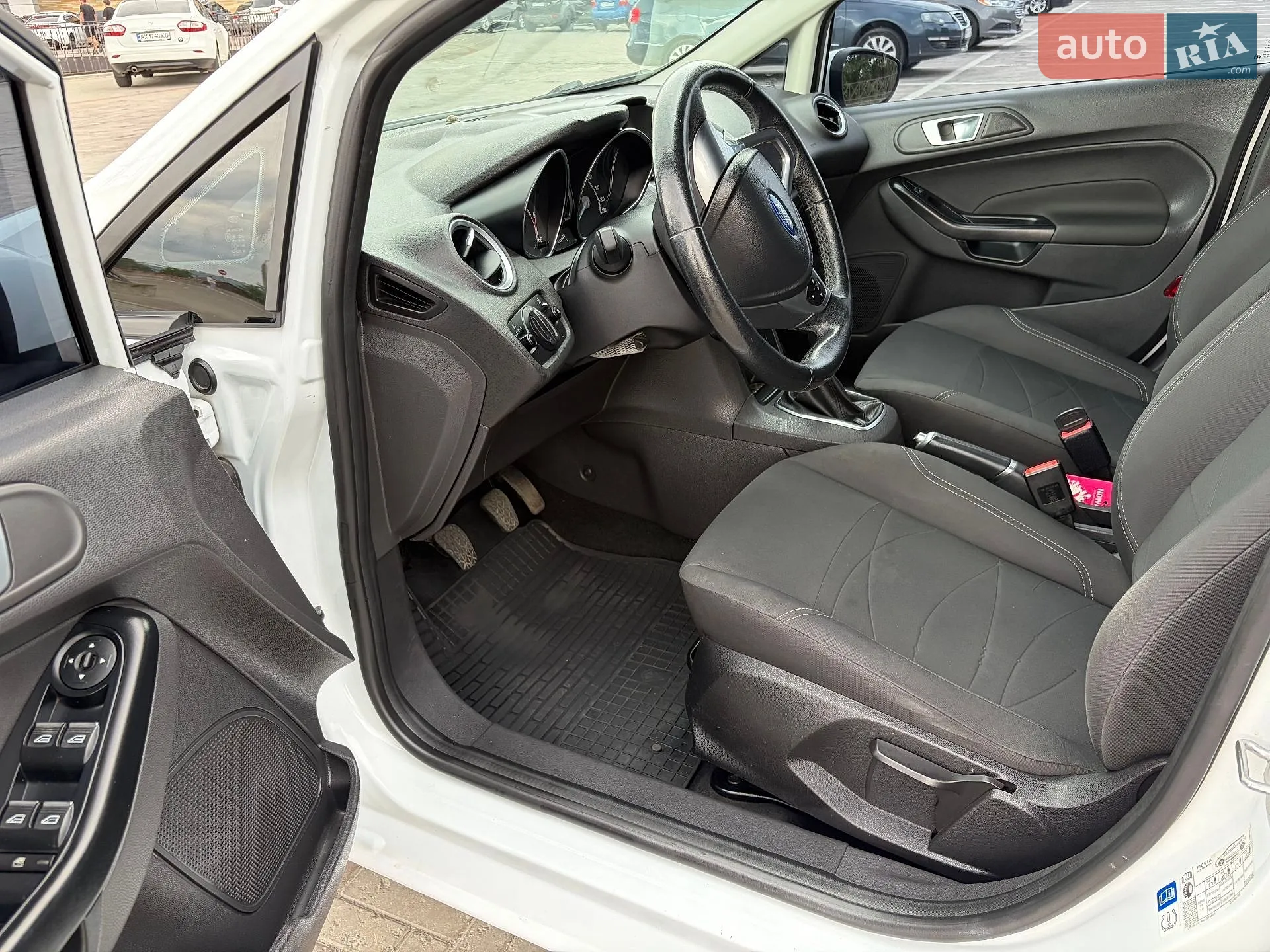 2015 Ford Fiesta - мініатюра 8