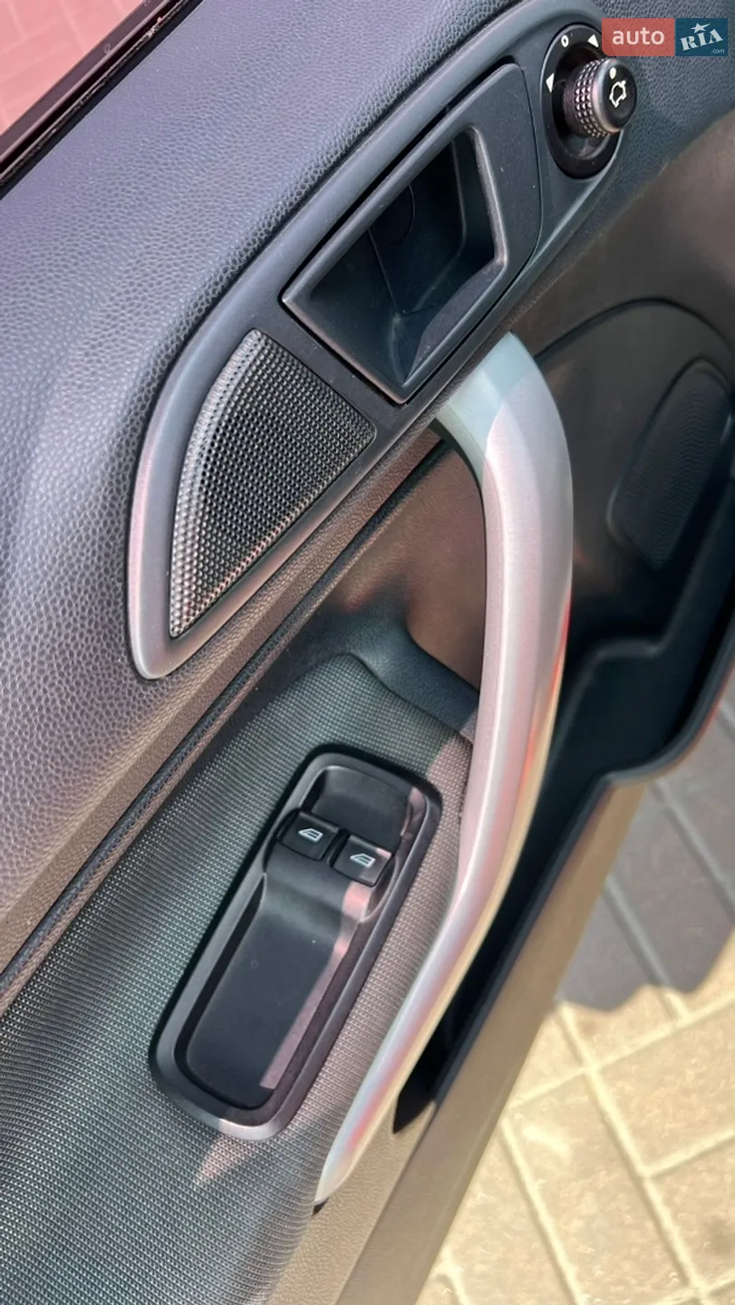 2012 Ford Fiesta - мініатюра 16
