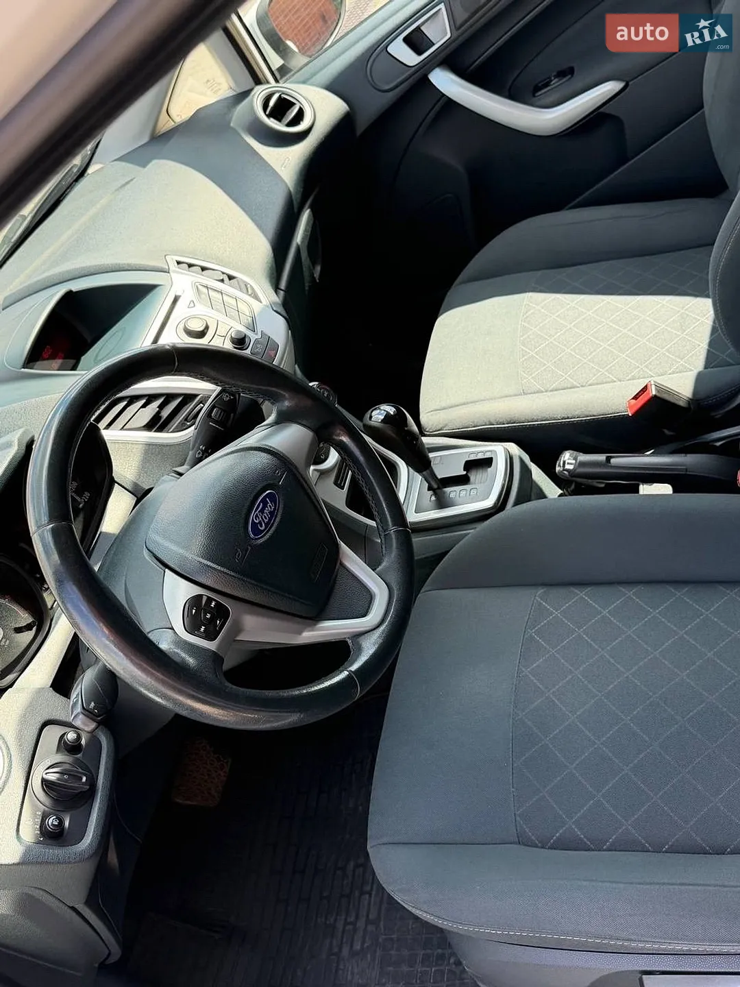 2012 Ford Fiesta - мініатюра 8